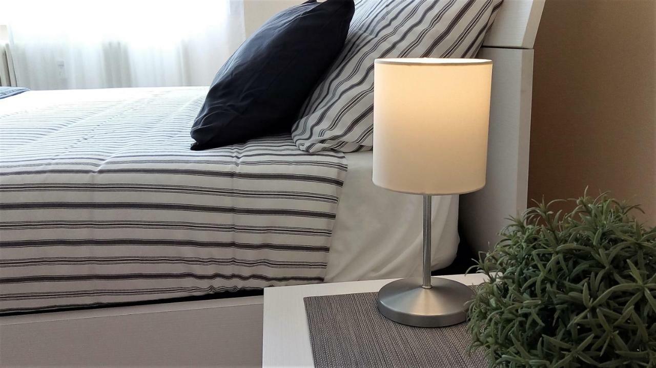 Lovely, Charming And Quiet Apartment In The Centre Air Conditioned And Free Private Garage Como Exteriér fotografie