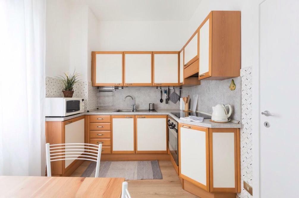 Lovely, Charming And Quiet Apartment In The Centre Air Conditioned And Free Private Garage Como Exteriér fotografie